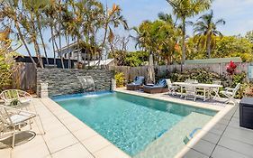 On Esplanade Own Flat & Pool, 2 Kms To Manly Cafe Precinct